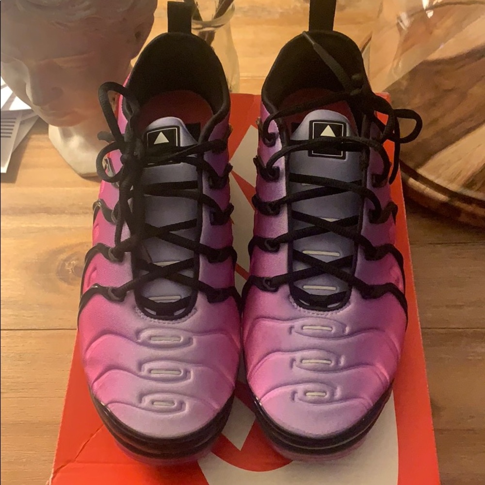 Vapor max be true @limited edition”